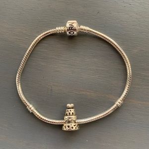 🎅🏻HOLIDAY SALE🎄Cake charm